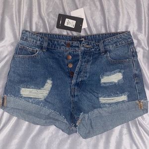 Fashion Nova “Can’t Cuff Me” Denim shorts